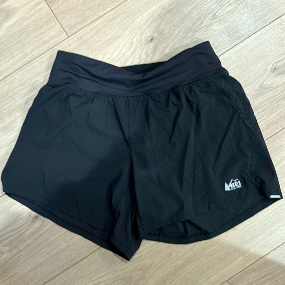 Swiftland 5" Running Shorts - Women's. Size S